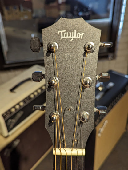 Taylor Guitars Academy 12 Grand-Concert Spruce/Sapele Acoustic Guitar w/Gig Bag (2017)