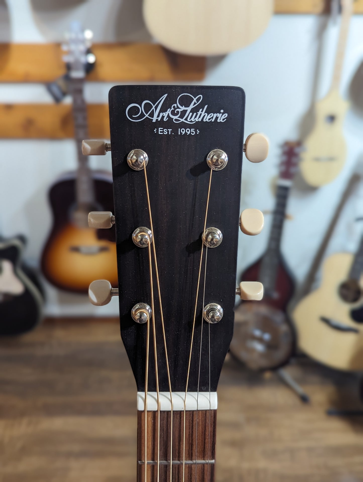 Art & Lutherie Legacy Light Burst GT EQ (Used)
