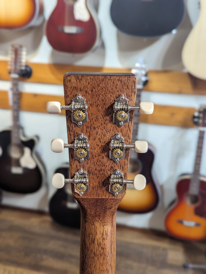 Art & Lutherie Legacy Light Burst GT EQ (Used)