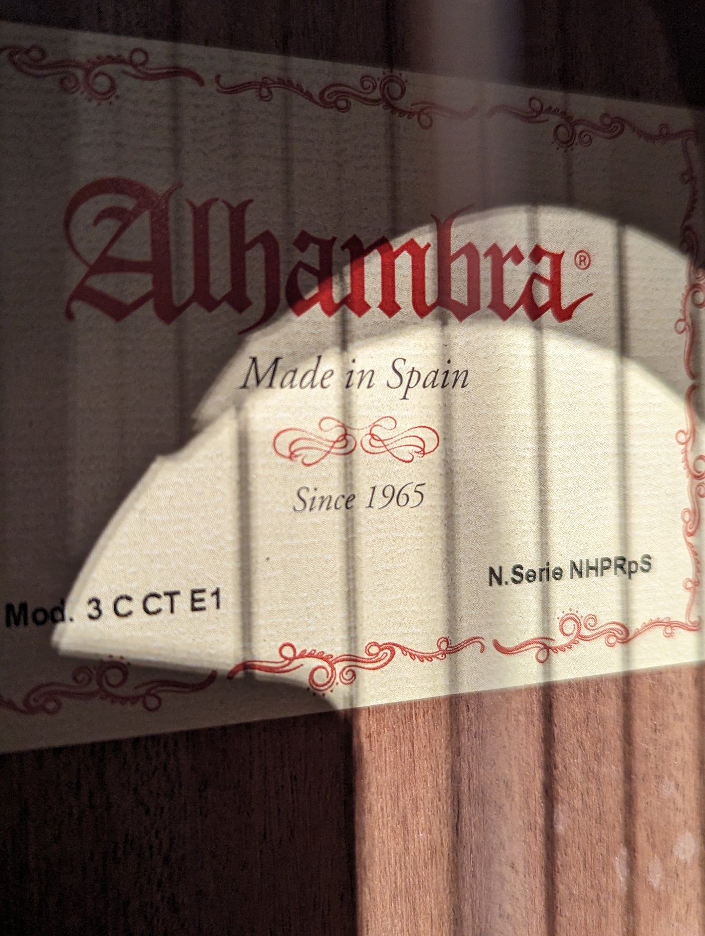 Alhambra 3C CT Cutaway Electric Classical Guitar w/Gig Bag