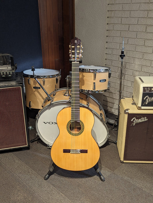 Alhambra 5PA Classical Guitar w/Solid German Spruce Top & Gig Bag