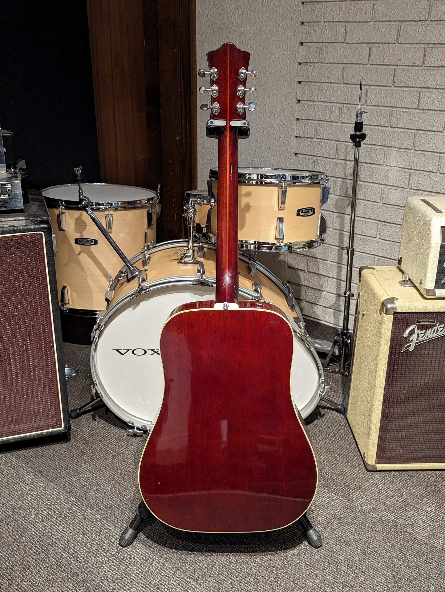 Guild D-40 Sunburst Acoustic Guitar w/Case (Late 1960's - Early 1970's)