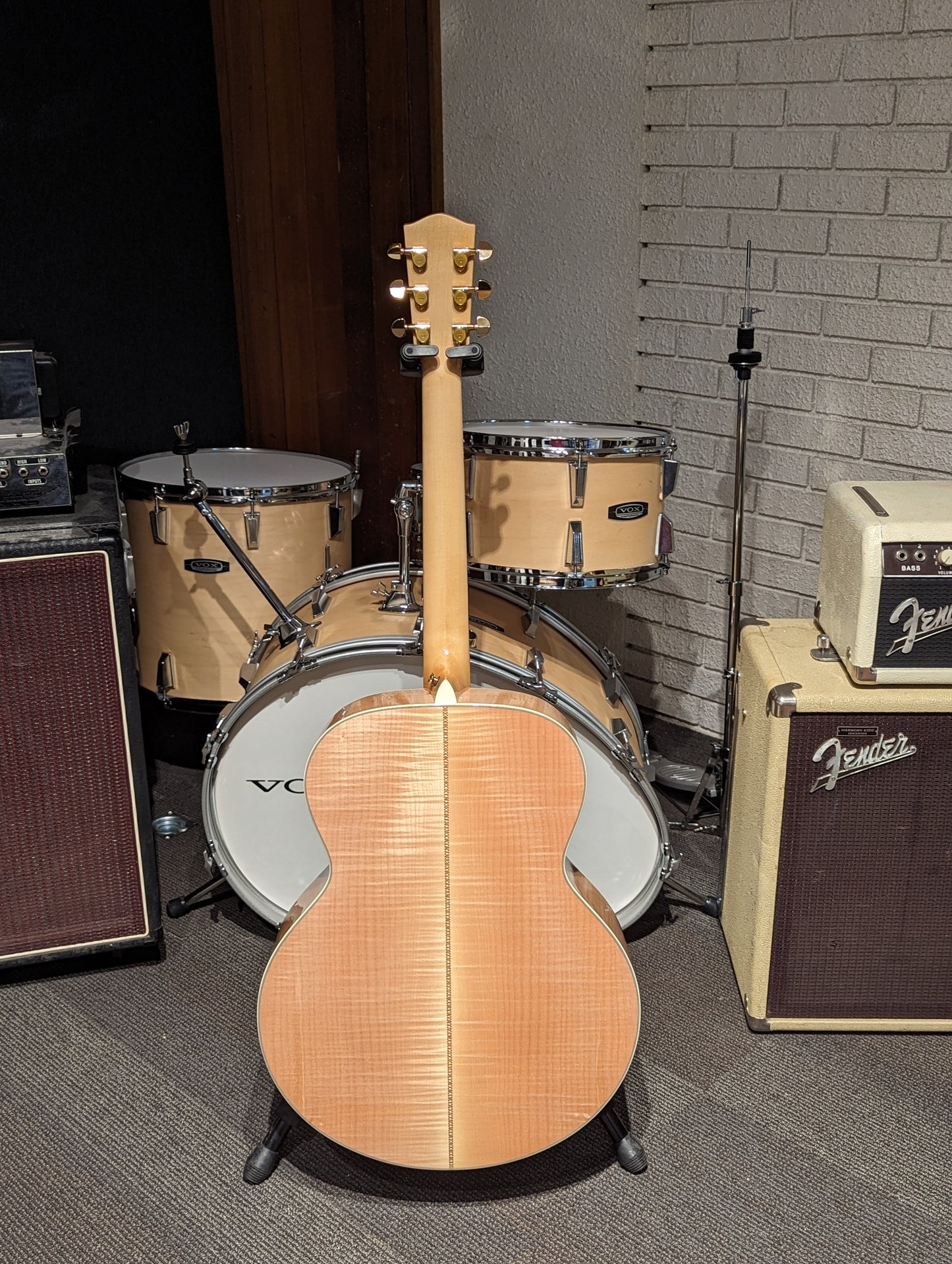 Eastman AC630 Jumbo Acoustic Guitar w/Case (2023)