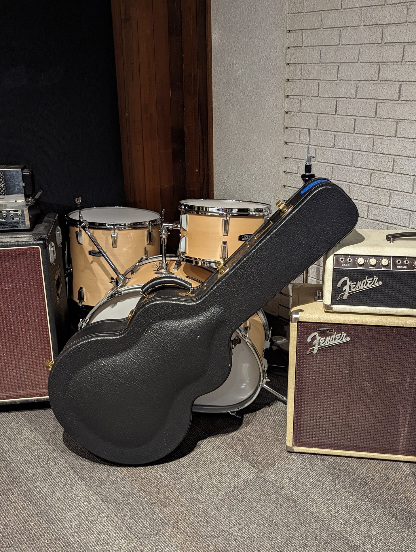 Eastman AC630 Jumbo Acoustic Guitar w/Case (2023)