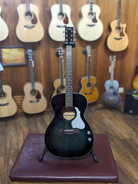 Art & Lutherie Legacy HG Q-Discrete Indigo Burst (Used)