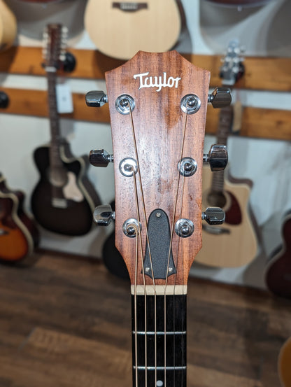 Taylor 114ce Grand Auditorium Acoustic/Electric Guitar w/Gig Bag (2014)