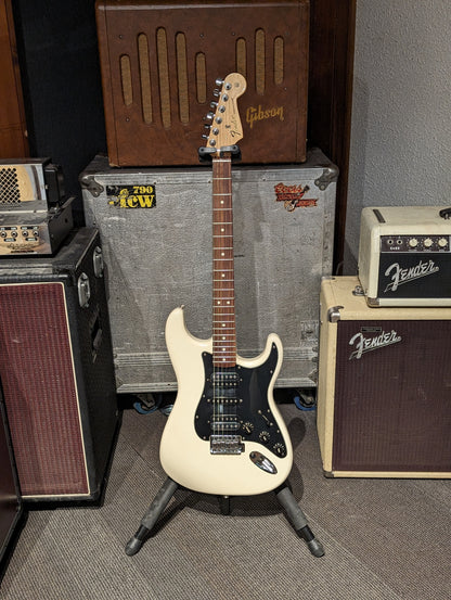Fender MIM Standard HSH Stratocaster w/Case - Olympic White (2016)