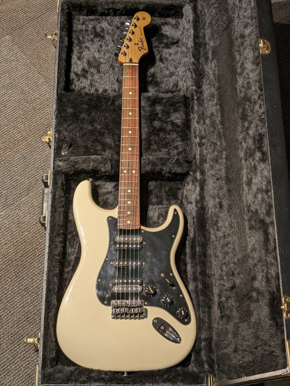 Fender MIM Standard HSH Stratocaster w/Case - Olympic White (2016)