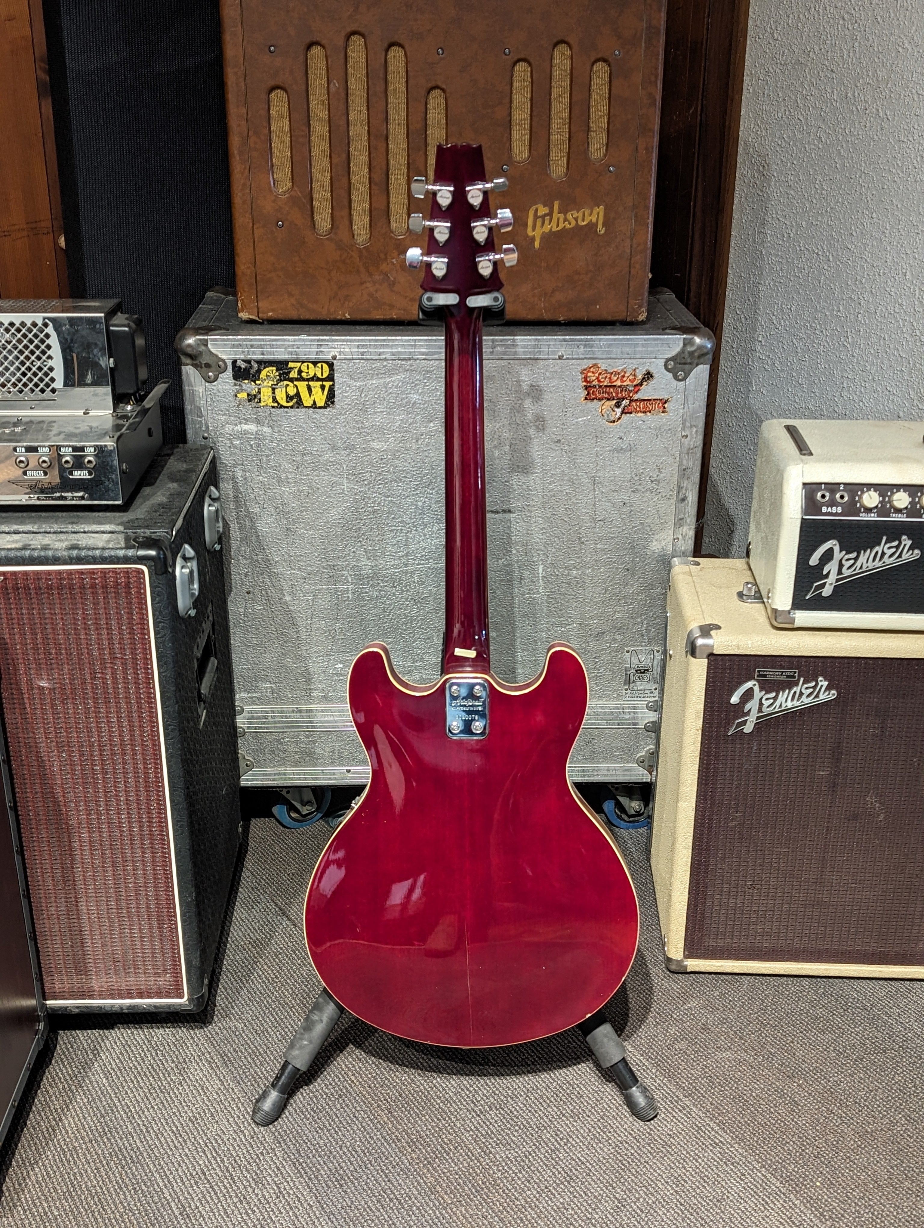 Aria pro 2 hollow body guitar hotsell