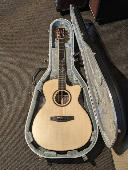 Lakewood Sungha Jung Signature Grand Concert Acoustic/Electric Guitar w/Case Serial #: 34843