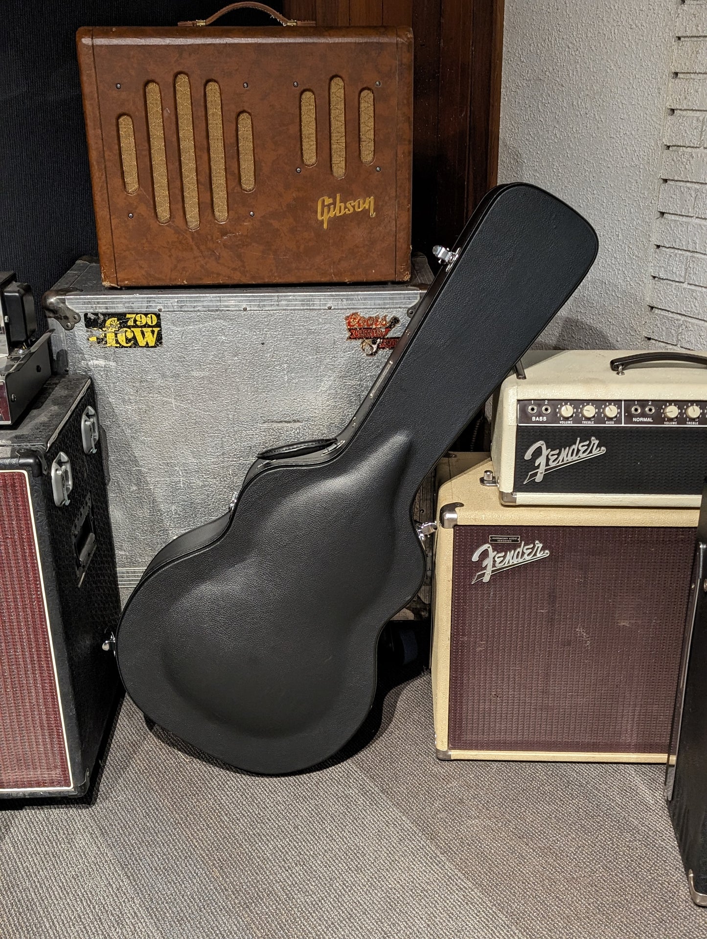 Eastman AR805CE Hollowbody Archtop Electric Guitar w/Case - Classic Truetone Gloss (Serial # L2301040)