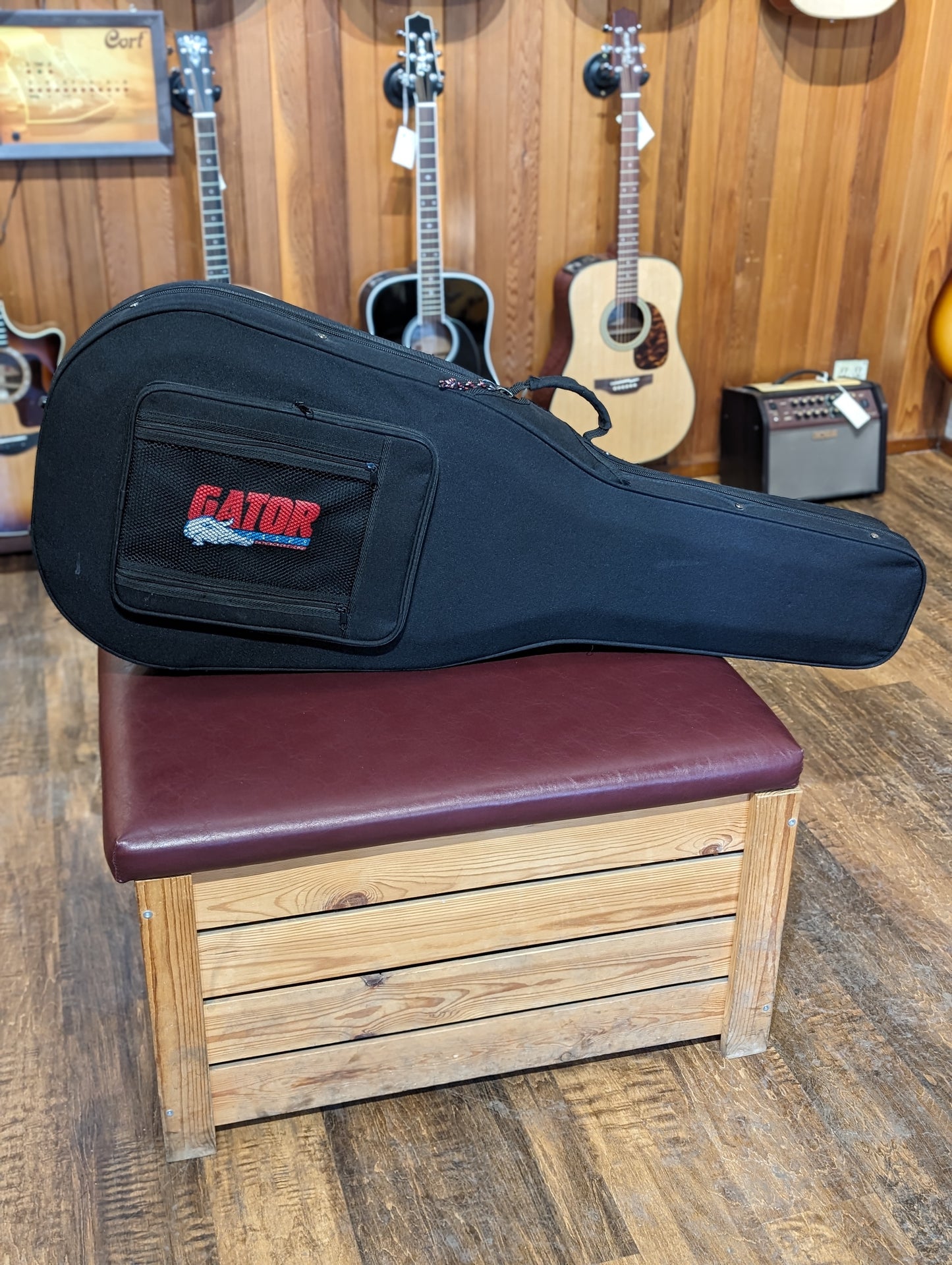 Gator GL-DREAD12 Lightweight Dreadnought Guitar Case (Used)