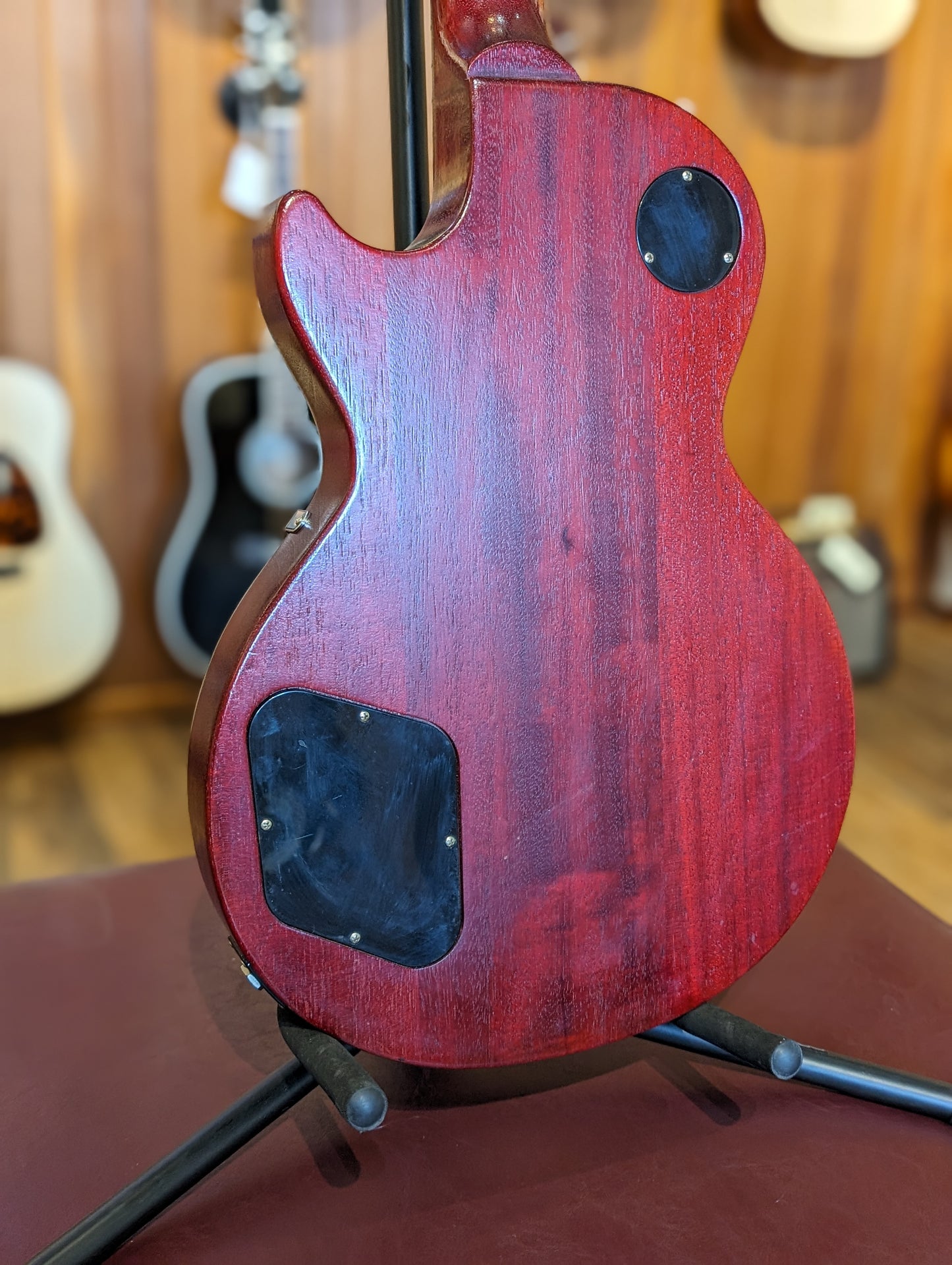 Gibson Les Paul Studio Satin w/Gig Bag - Worn Cherry (2012)