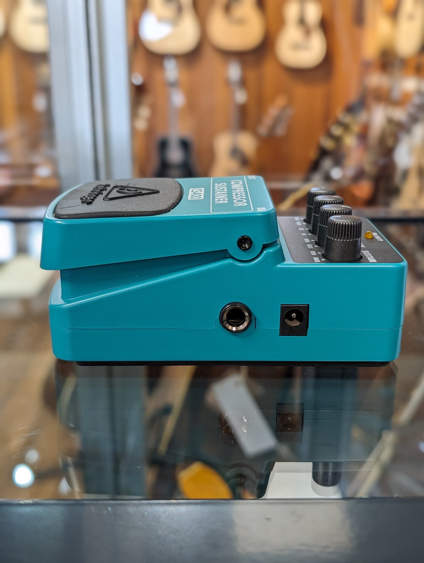 Behringer CS400 Compressor Sustainer (Used)