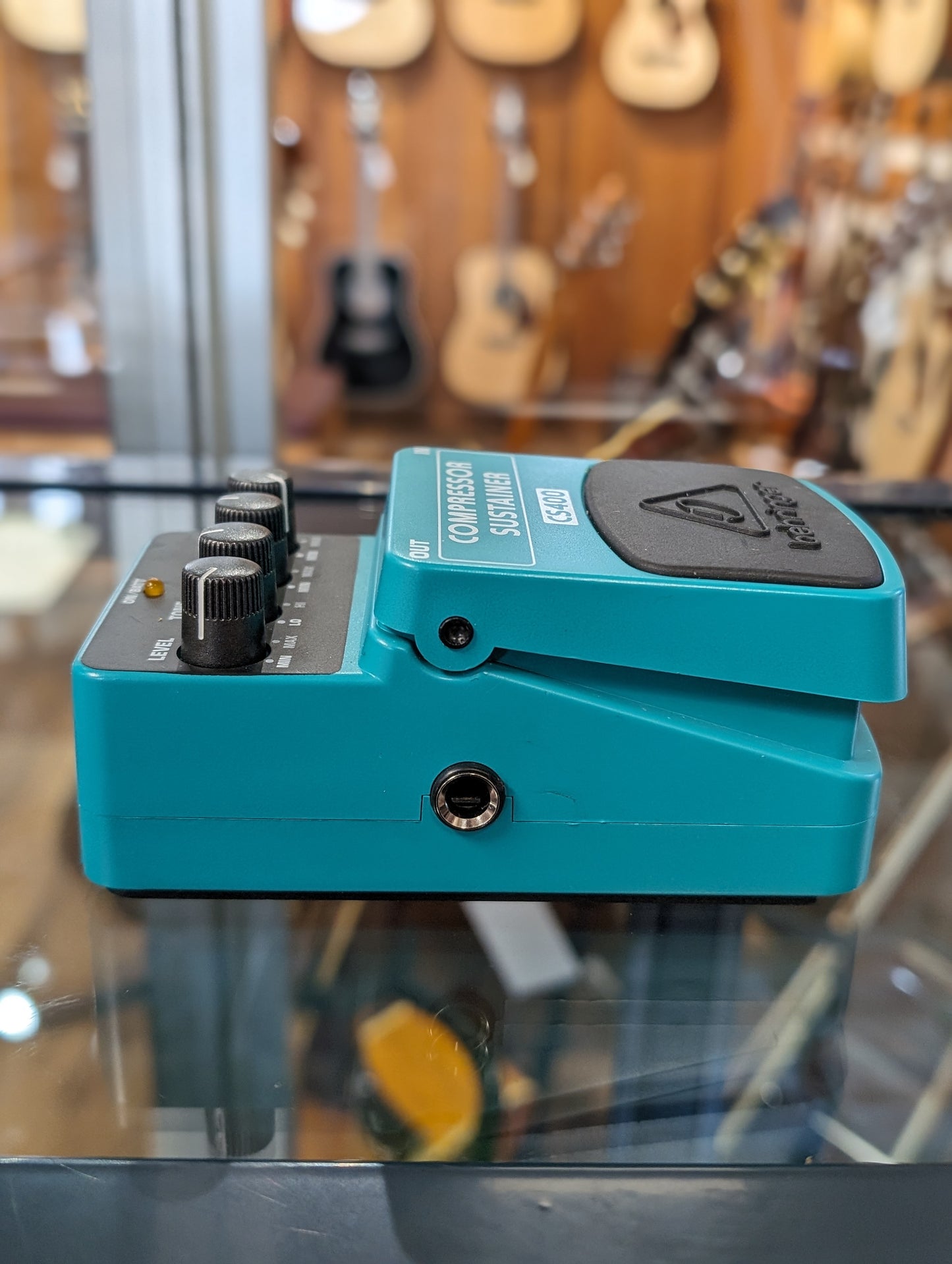 Behringer CS400 Compressor Sustainer (Used)