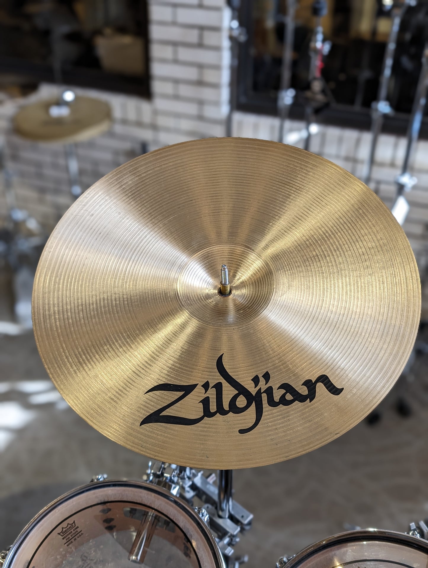 Zildjian A 16" Medium Thin Crash Cymbal (Used)