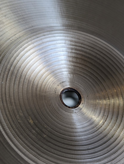 Zildjian A 16" Medium Thin Crash Cymbal (Used)
