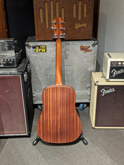 Taylor Big Baby Acoustic Guitar w/Gig Bag (2013)