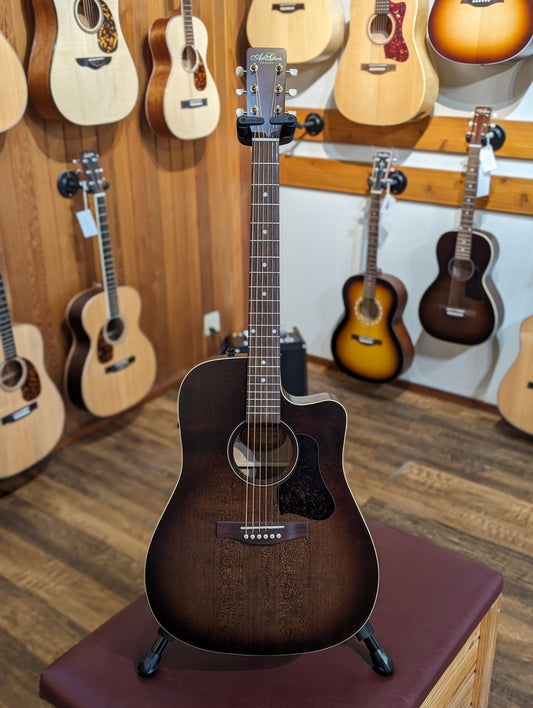 Art & Lutherie Americana Bourbon Burst CW Presys II Acoustic/Electric Guitar (Used)