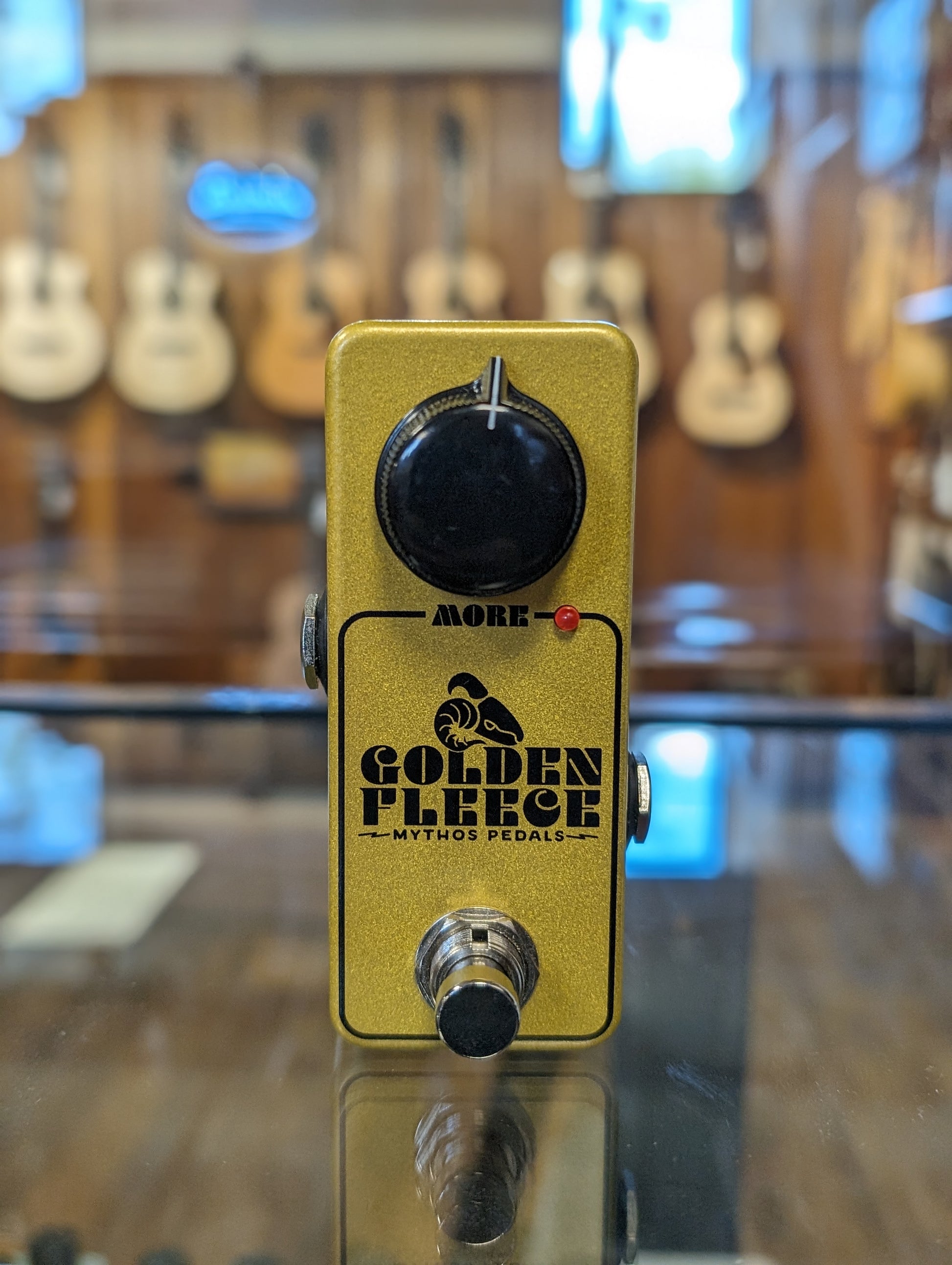 golden fleece pedal Mythos Golden Fleece Fuzz Pedal (Used) – Acoustic Music Shop