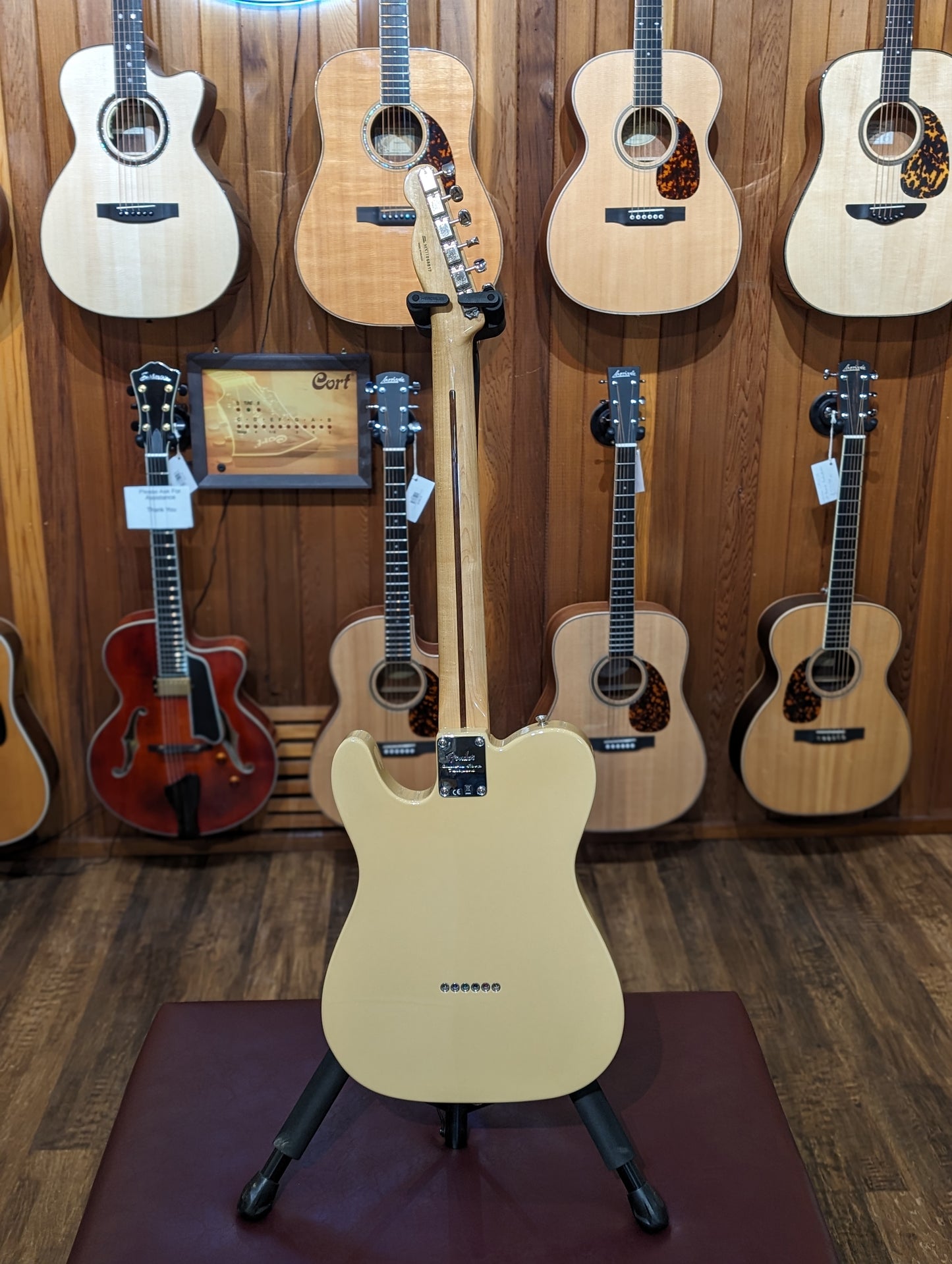 Fender Classic Player Baja Telecaster w/Gig Bag - Desert Sand (2011)