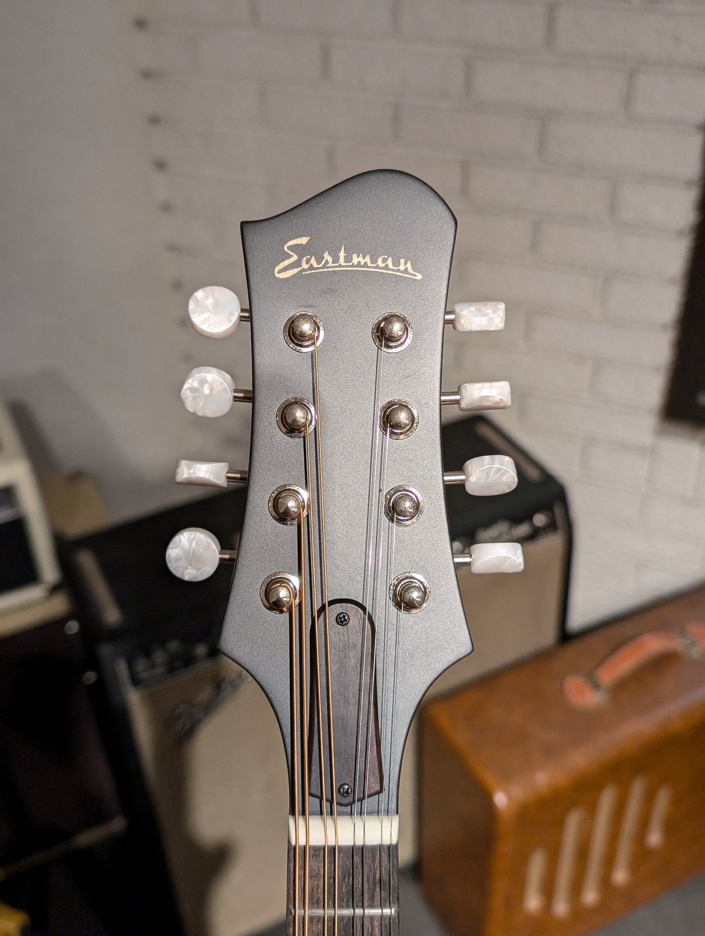 Eastman MD305E A-Style Electric/Acoustic Mandolin w/Gig Bag - Sunburst (Serial #N2401372)
