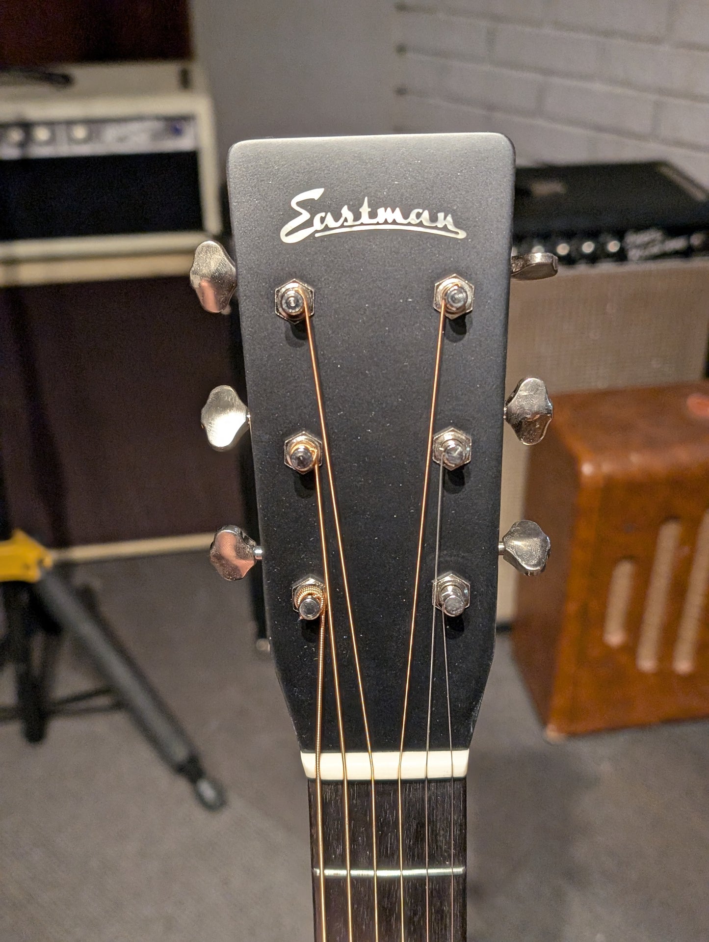 Eastman E10OM-TC Orchestra Acoustic Guitar w/Case - Natural (Serial #M2212648)