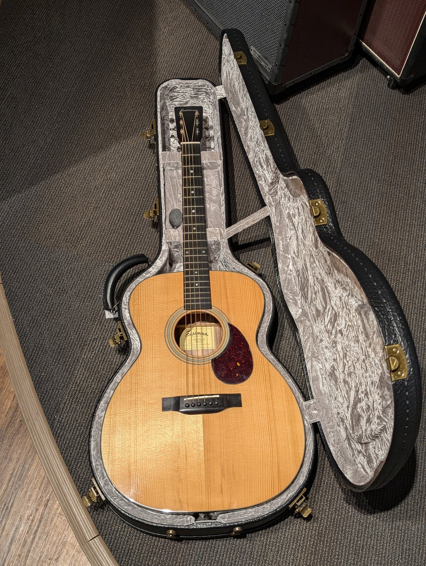 Eastman E10OM-TC Orchestra Acoustic Guitar w/Case - Natural (Serial #M2212648)