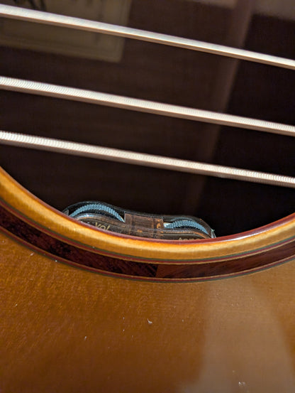 Eastman AC522CE Grand Auditorium Acoustic/Electric Guitar w/Case - Goldburst (Serial #M2404561)