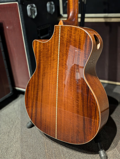 Eastman AC522CE Grand Auditorium Acoustic/Electric Guitar w/Case - Goldburst (Serial #M2404561)