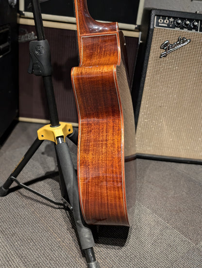 Eastman AC522CE Grand Auditorium Acoustic/Electric Guitar w/Case - Goldburst (Serial #M2404561)