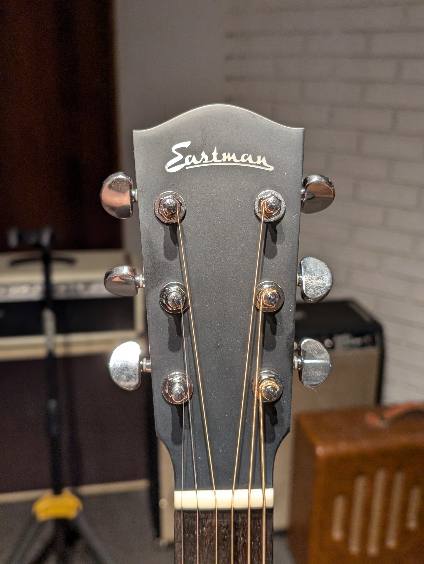 Eastman AC122L Left Handed Acoustic/Electric Guitar w/Gig Bag - Natural (Serial #M2309868)