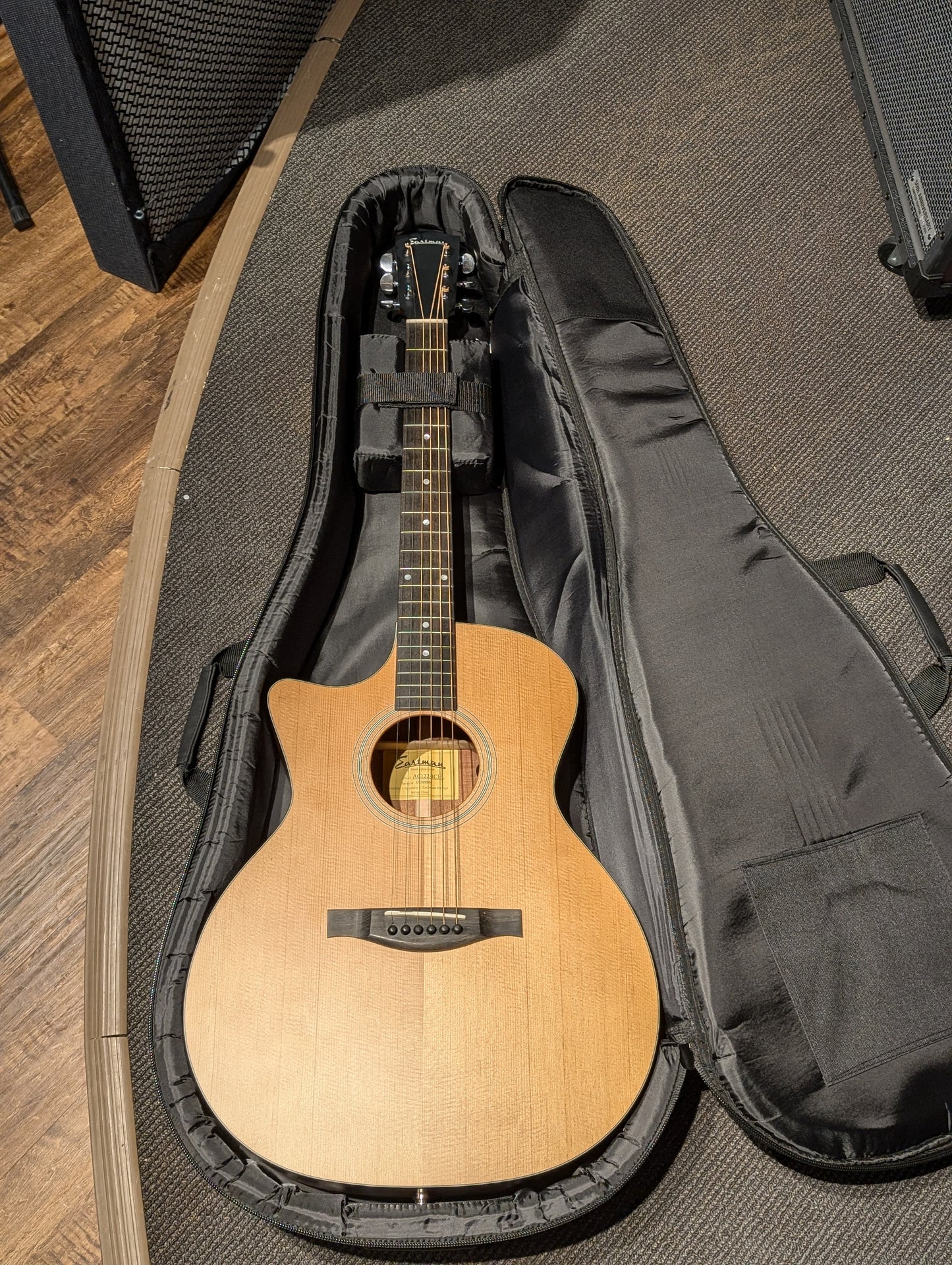 Eastman AC122L Left Handed Acoustic/Electric Guitar w/Gig Bag - Natural (Serial #M2309868)