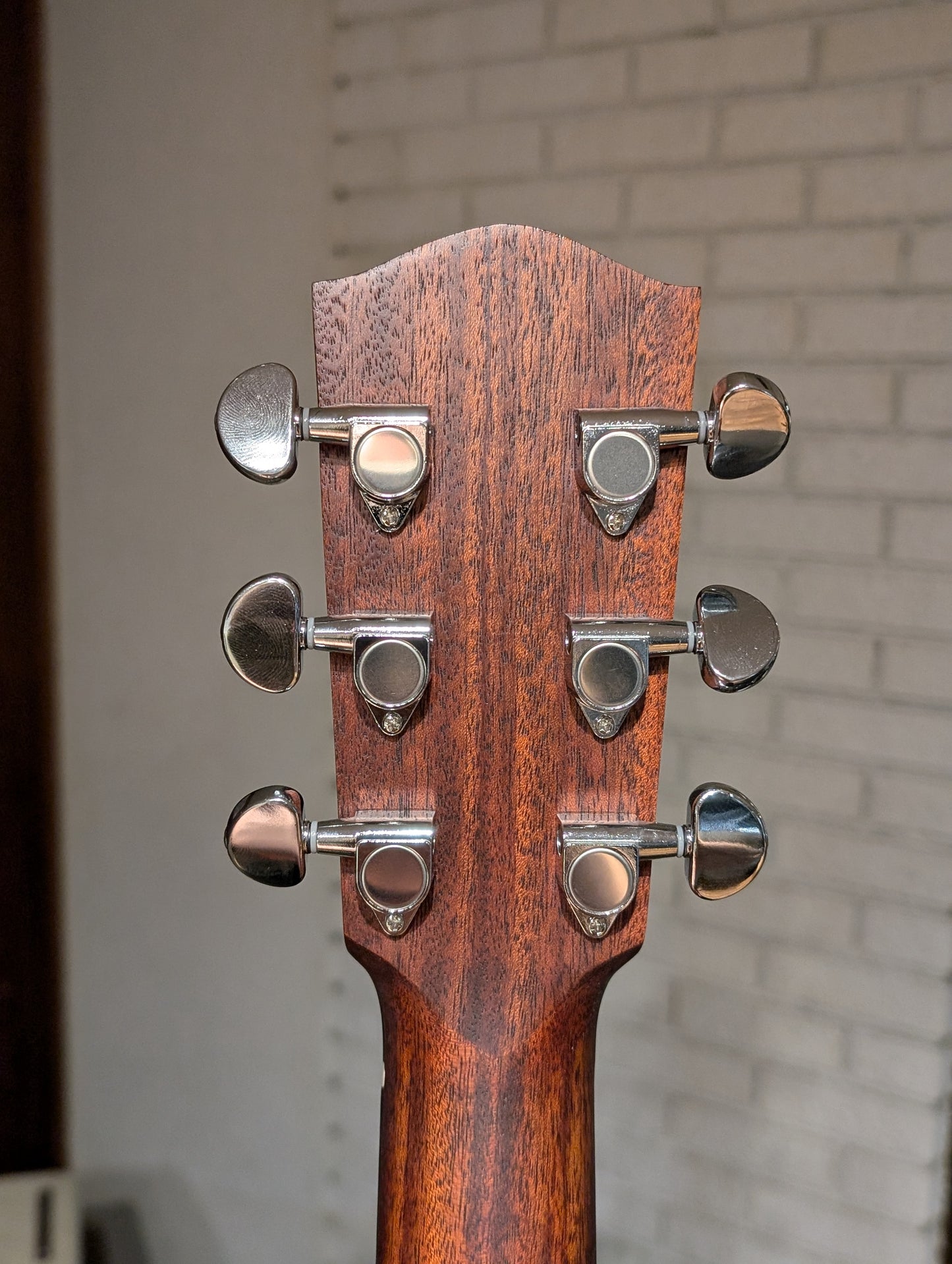 Eastman AC122-2CE Grand Auditorium Acoustic/Electrc Guitar w/Gig Bag - Black (Serial #M2237685)