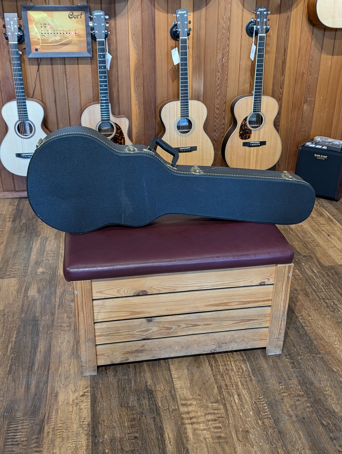 Les Paul Hard Shell Case (Used)