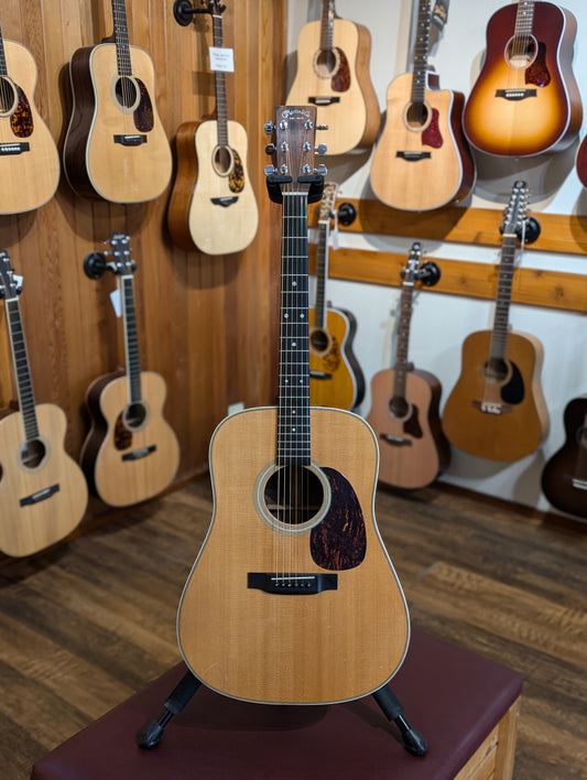 Martin HD-28 Dreadnought Acoustic Guitar w/Case (2001)