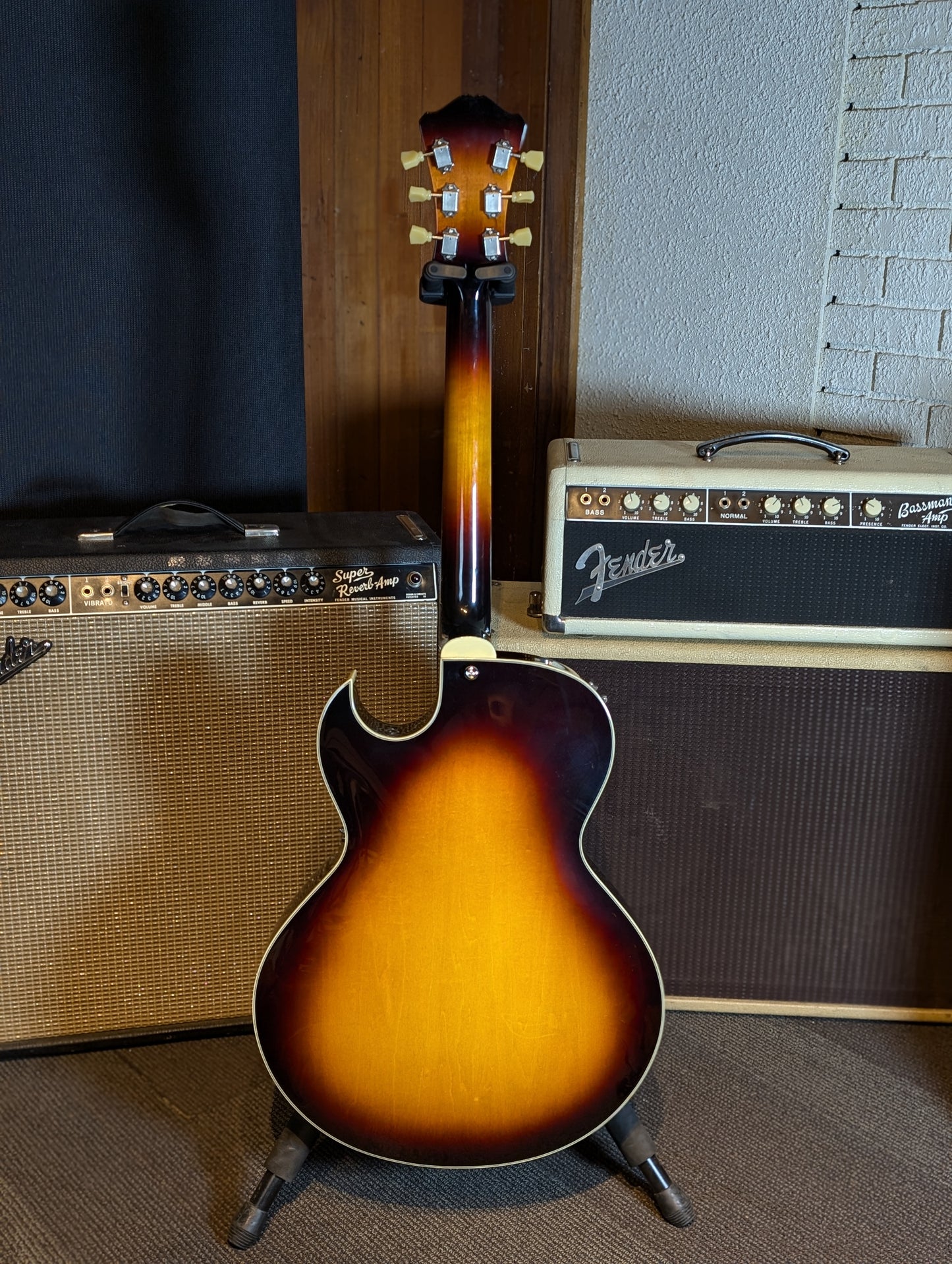 Eastman AR372CE Archtop Electric Guitar w/Case - Sunburst (2022)