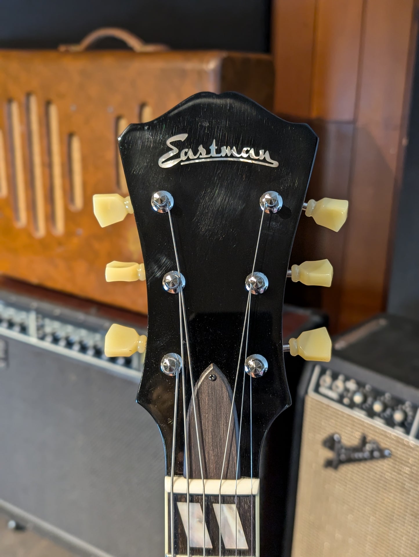 Eastman AR372CE Archtop Electric Guitar w/Case - Sunburst (2022)