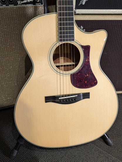 Eastman AC322CE Grand Auditorium Acoustic/Electric Guitar w/Case- Natural (Serial #M2400571)