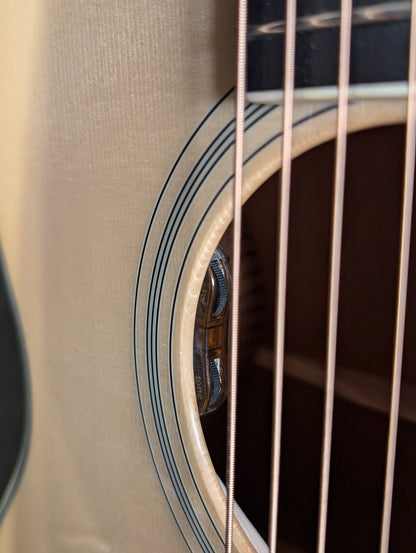 Eastman AC322CE Grand Auditorium Acoustic/Electric Guitar w/Case- Natural (Serial #M2400571)