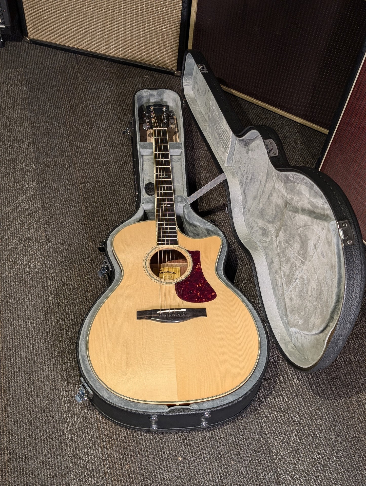 Eastman AC322CE Grand Auditorium Acoustic/Electric Guitar w/Case- Natural (Serial #M2400571)