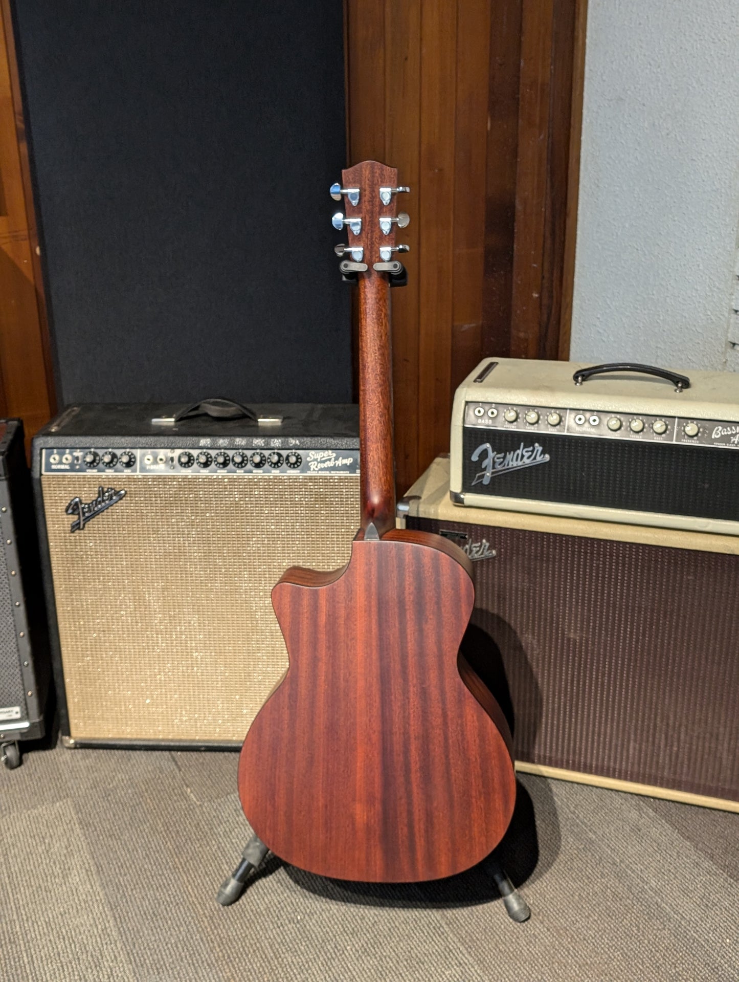 Eastman AC122-2CE Grand Auditorium Acoustic/Electrc Guitar w/Gig Bag - Black (Serial #M2235526)