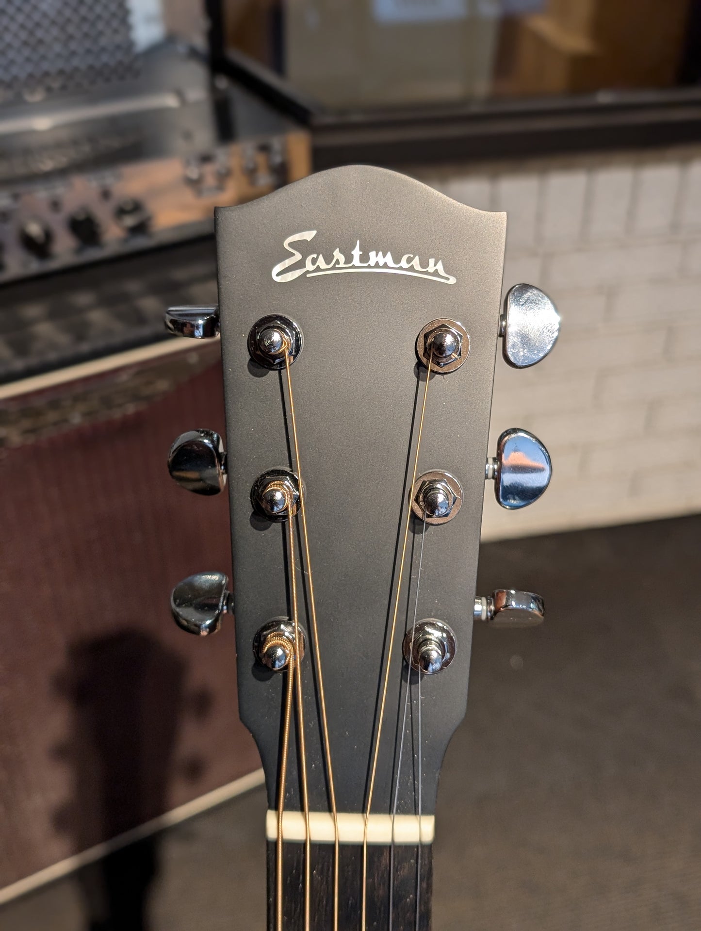 Eastman AC122-2CE Grand Auditorium Acoustic/Electrc Guitar w/Gig Bag - Black (Serial #M2235526)