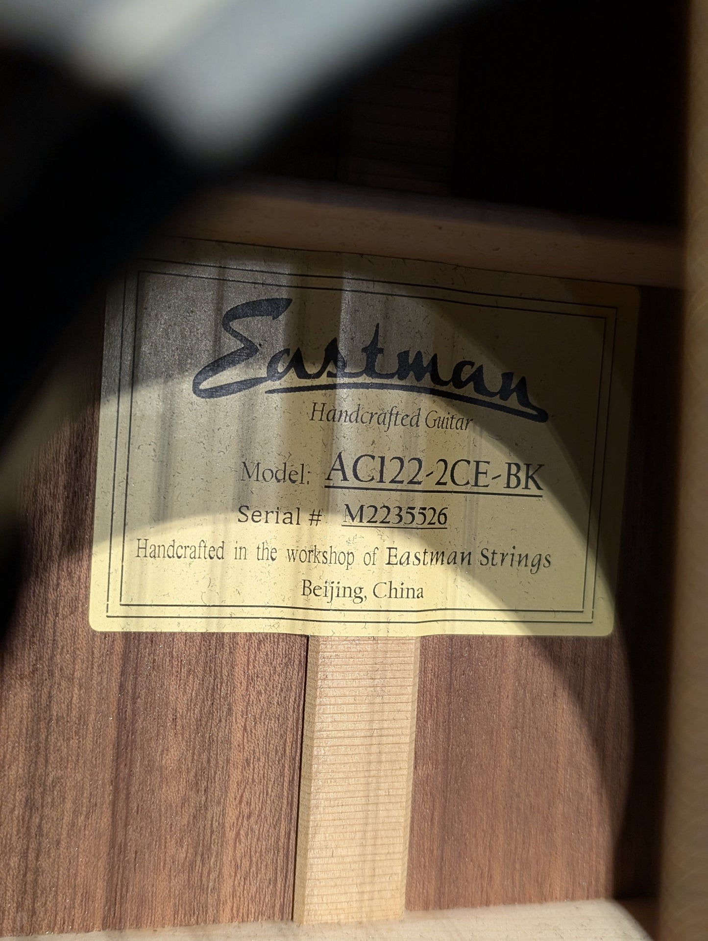 Eastman AC122-2CE Grand Auditorium Acoustic/Electrc Guitar w/Gig Bag - Black (Serial #M2235526)