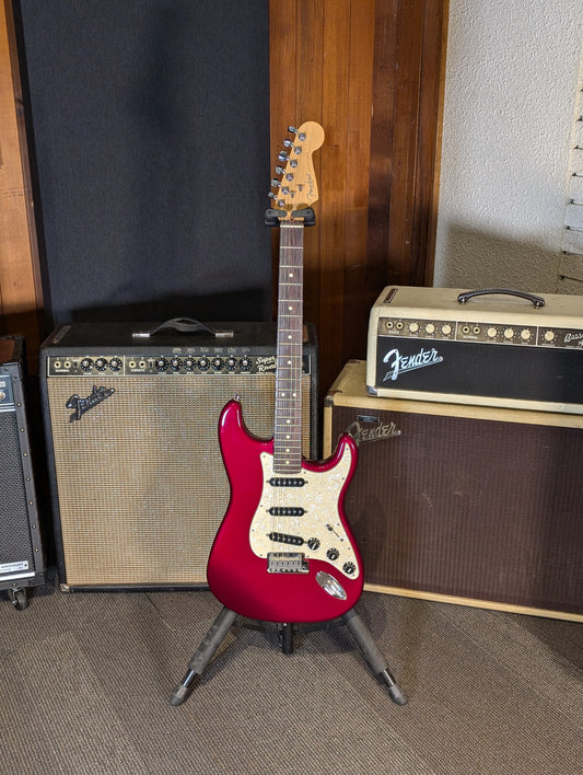 Fender USA Roadhouse Strat w/Case - Candy Apple Red with Rosewood Board (1999)