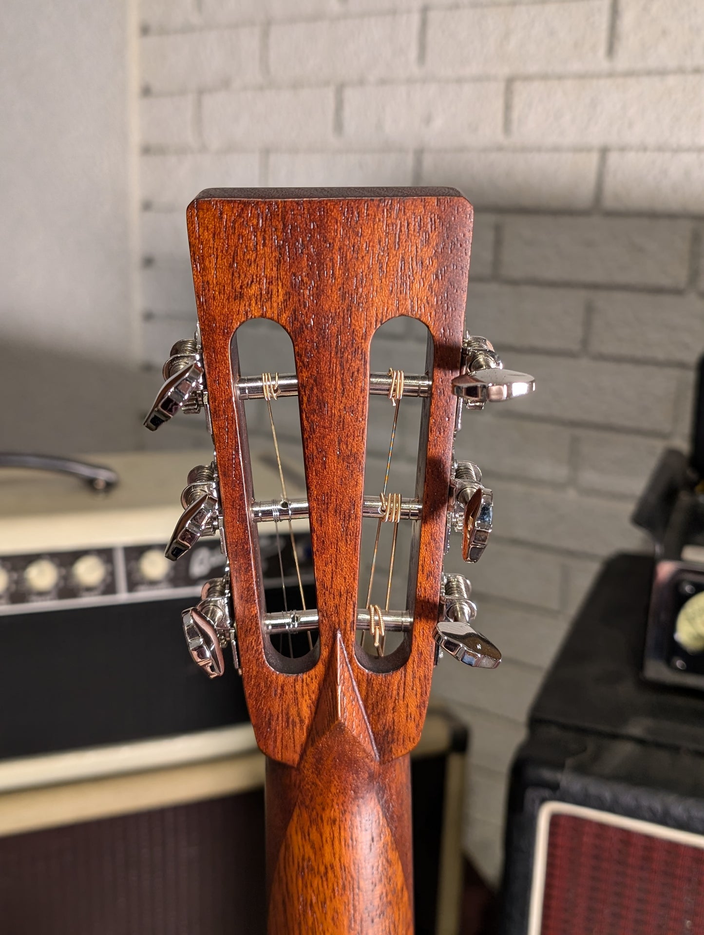 Eastman E1P Bluesmaster Limited Edition Parlor Acoustic Guitar w/Gig Bag - Classic Finish (Serial #M2333287)