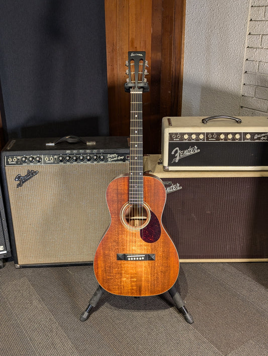 Eastman E1P Bluesmaster Limited Edition Parlor Acoustic Guitar w/Gig Bag - Classic Finish (Serial #M2333260)