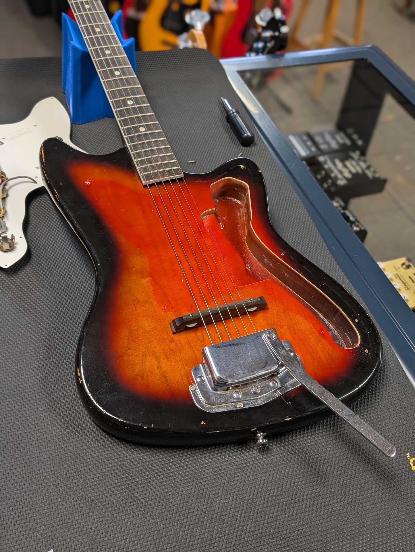 Harmony H17 Silhouette Electric Guitar w/Gig Bag - Cherry Red (1965)