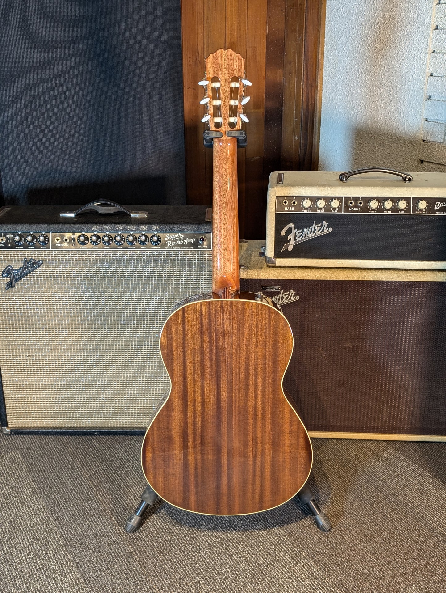 Alhambra 2C Classical Guitar w/Solid Cedar Top & Gig Bag (Serial #wJpKmQ)