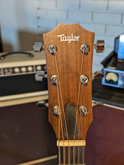 Taylor Academy 10e Acoustic/Electric Guitar w/Gig Bag (2022)
